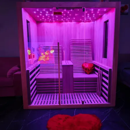 アパート Romantica Con Jacuzzi E Sauna